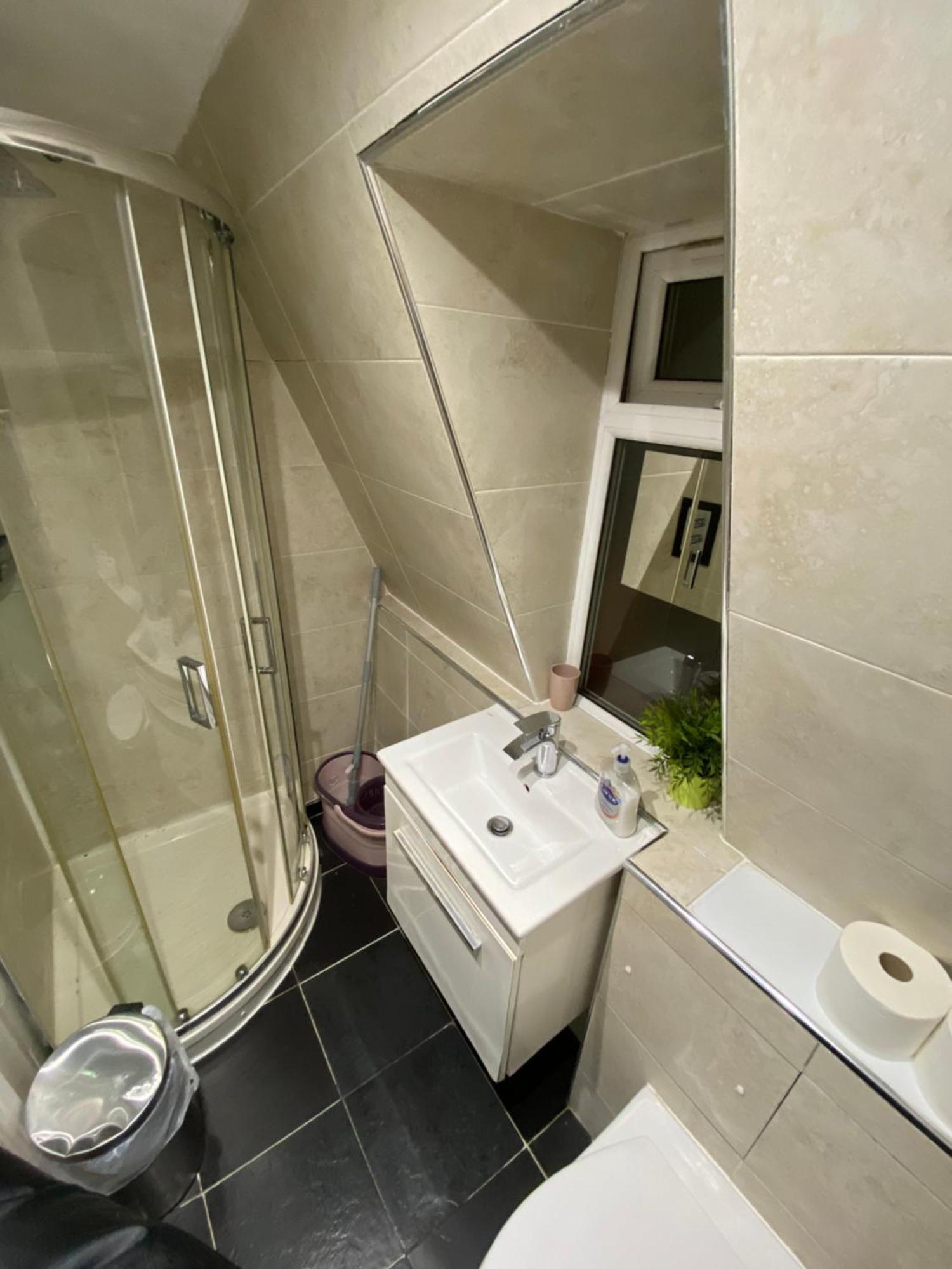 Fabulous Private Bedrooms Near Euston Station, Central Лондон Экстерьер фото