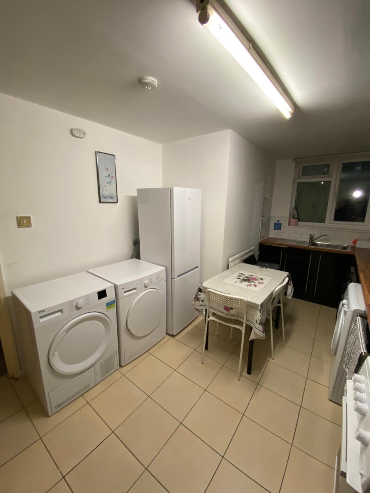 Fabulous Private Bedrooms Near Euston Station, Central Лондон Экстерьер фото