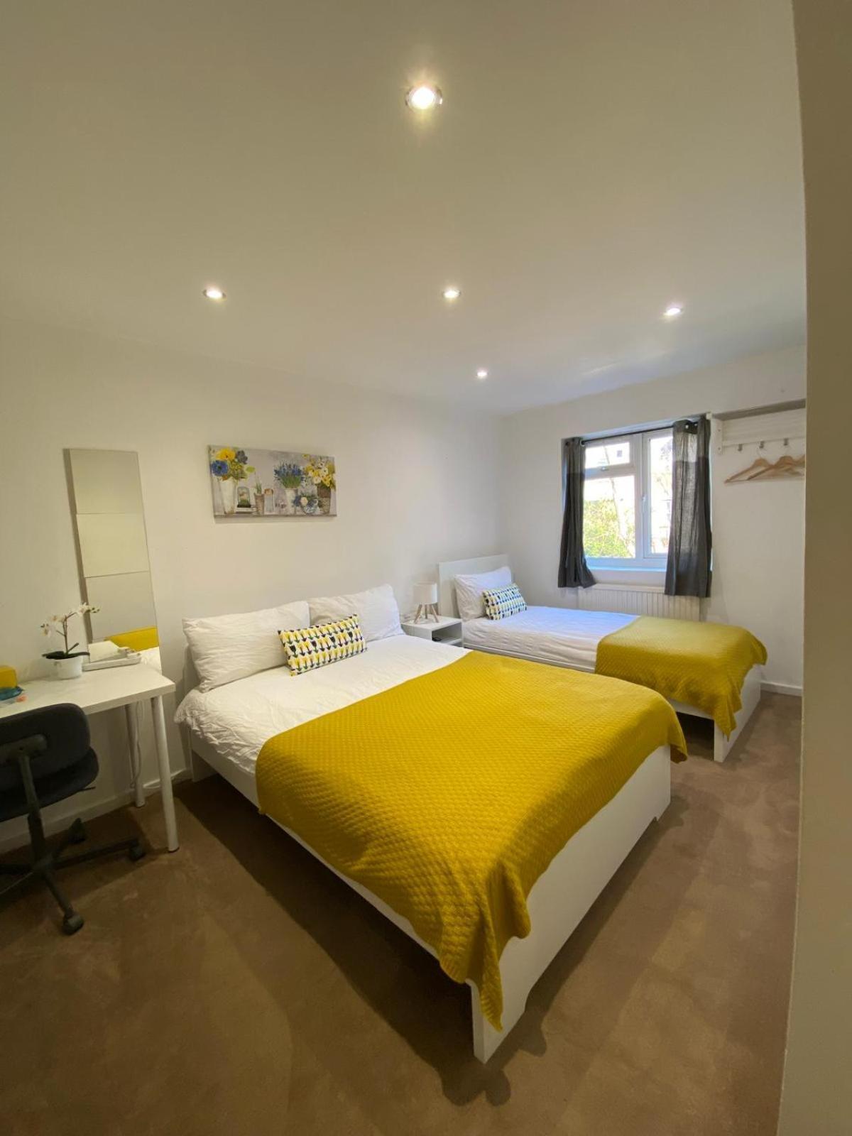 Fabulous Private Bedrooms Near Euston Station, Central Лондон Экстерьер фото