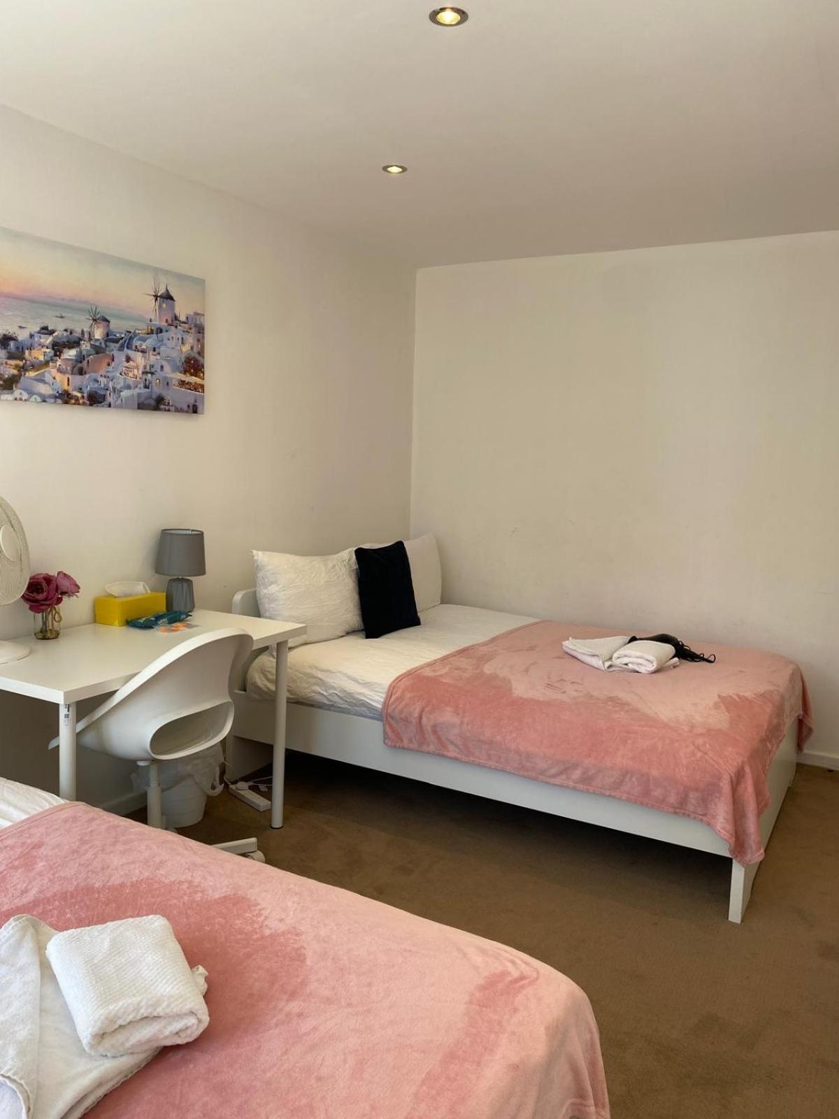 Fabulous Private Bedrooms Near Euston Station, Central Лондон Экстерьер фото