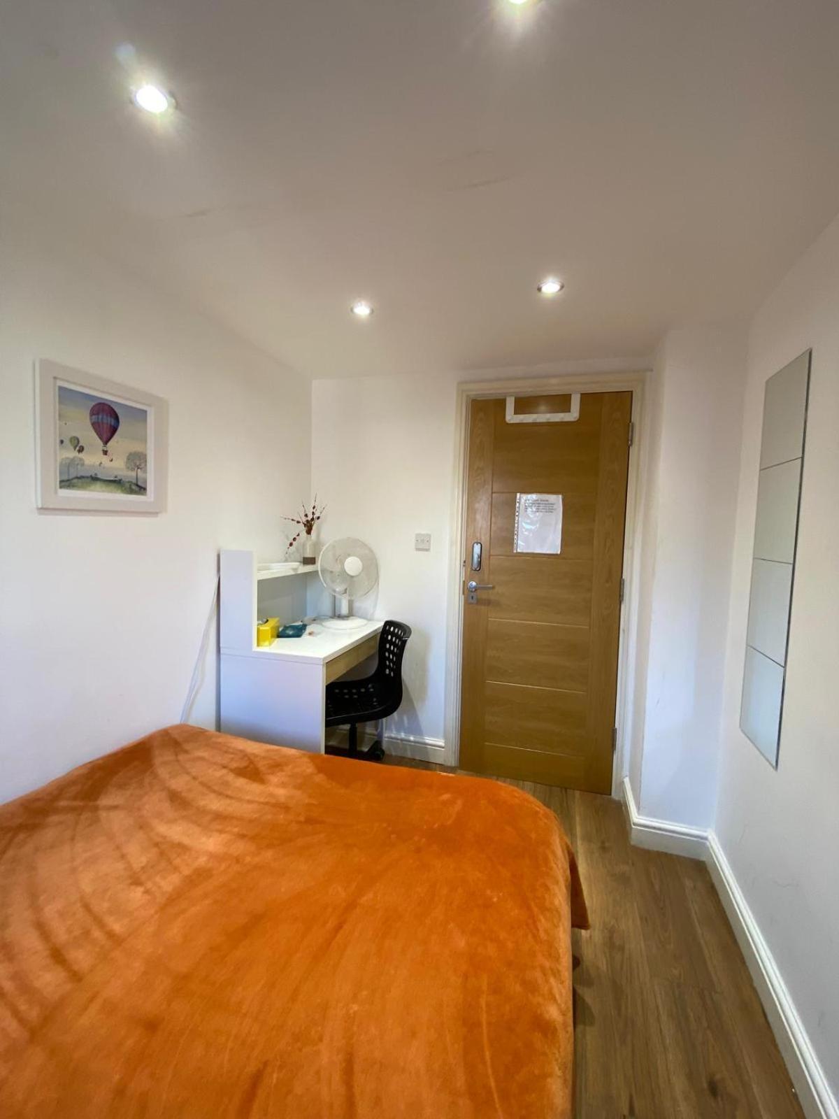 Fabulous Private Bedrooms Near Euston Station, Central Лондон Экстерьер фото