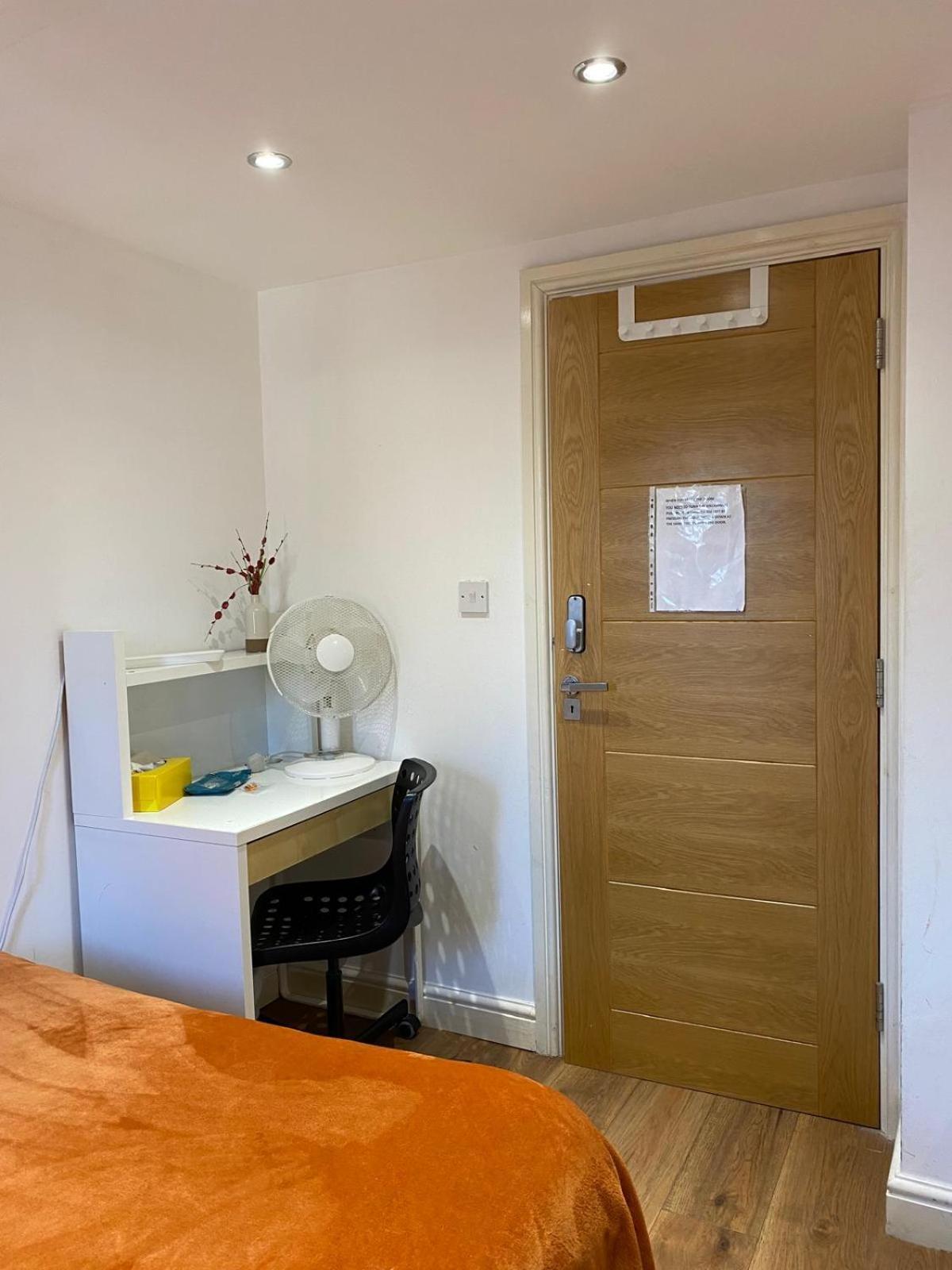 Fabulous Private Bedrooms Near Euston Station, Central Лондон Экстерьер фото