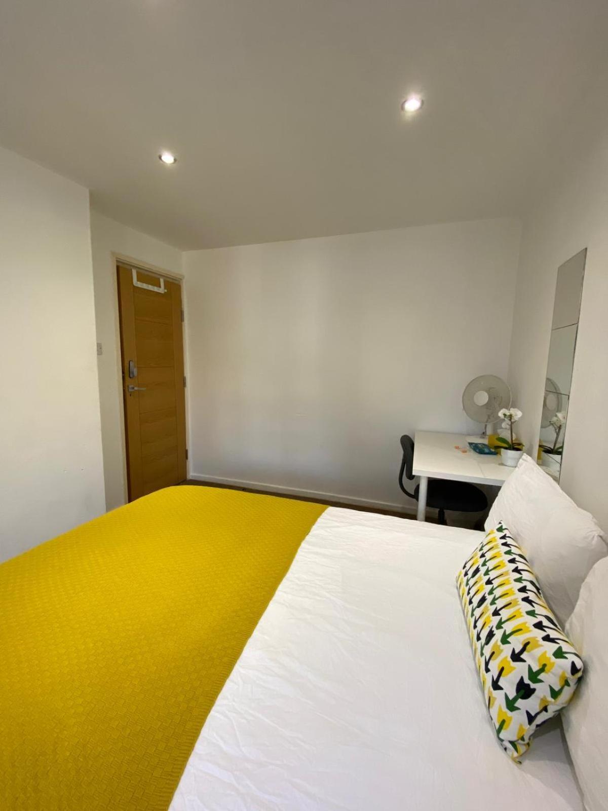 Fabulous Private Bedrooms Near Euston Station, Central Лондон Экстерьер фото