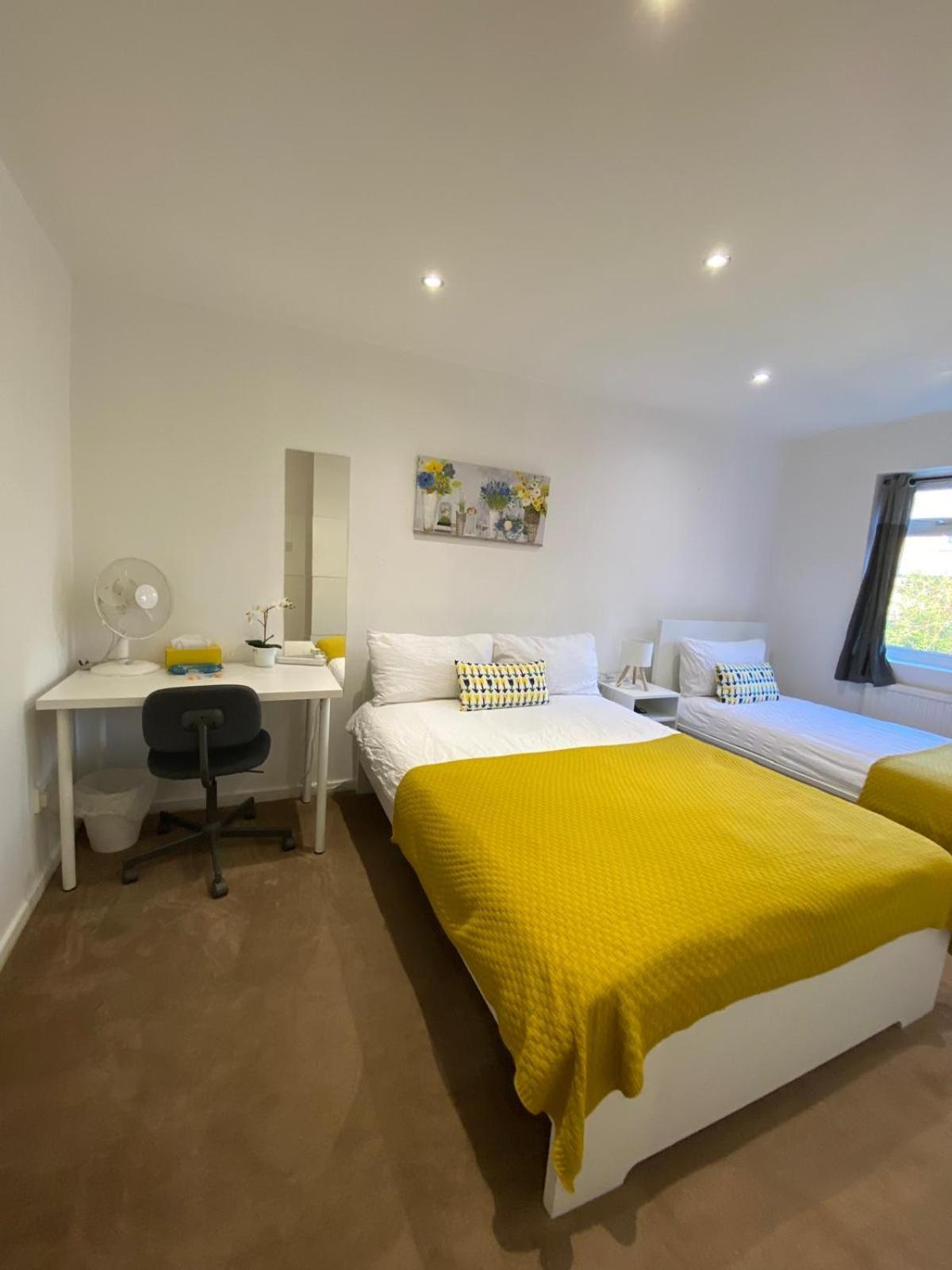 Fabulous Private Bedrooms Near Euston Station, Central Лондон Экстерьер фото